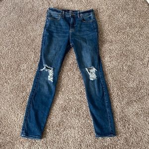 Hollister distressed skinny jeans